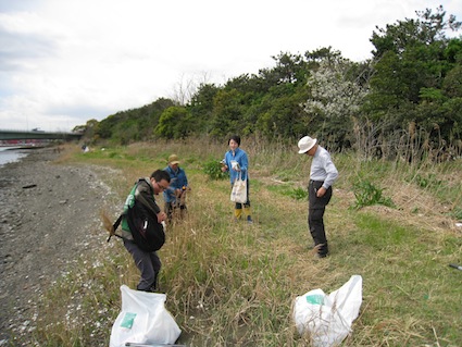2014年4月5日（土）干潟清掃で「渡り鳥サポーターになろう！」⑨休憩タイム