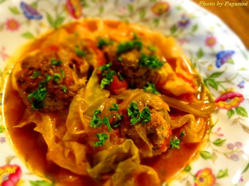 simmered tomato with meat-ball & fresh cabbage