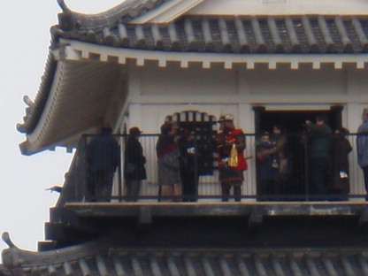中津城望楼に陣羽織姿の人！２０１４年２月