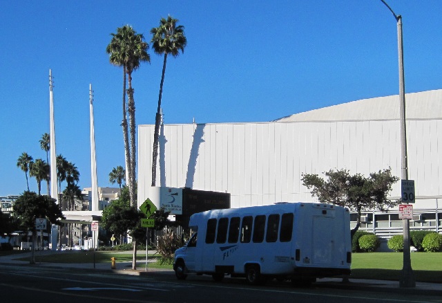 Flyaway Santa Monica Bus