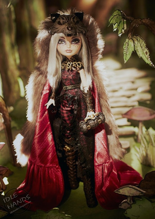 SDCC 2014 Mattel Ever After High Cerise Wolf Exclusive Doll 3