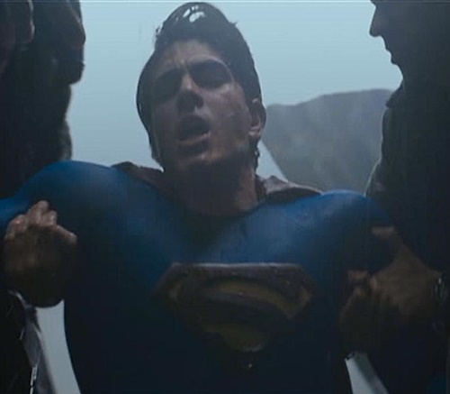 スーパーマンが無抵抗にボコボコにやられまくって絶体絶命！ | 趣味的 