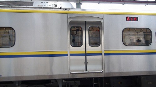 台鐵EMU800形乗降口