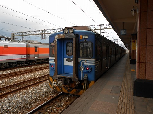 台鐵EMU500型在花蓮站